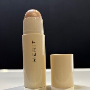 Day Glow Dewy Highlighting Balm